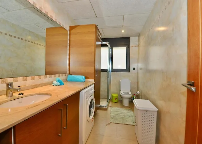 Adam * יורט דה מאר